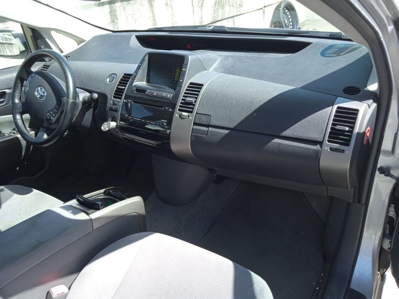 toyota prius liftback (_w2_) del año 2006