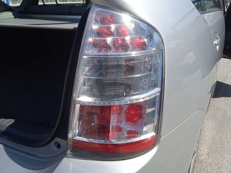 toyota prius liftback (_w2_) del año 2006