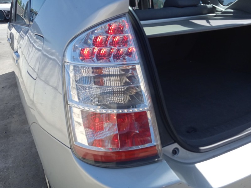 toyota prius liftback (_w2_) del año 2006