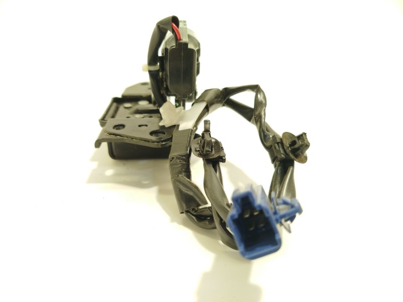 Recambio de cerradura maletero / porton para lexus ct 200h referencia OEM IAM 6935047040  
