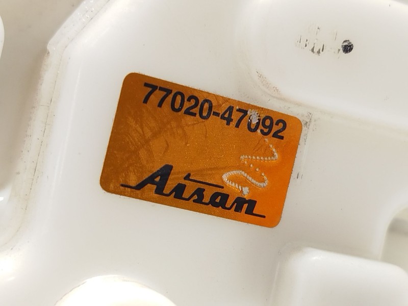 Recambio de bomba combustible para lexus ct 200h referencia OEM IAM 7702047092  