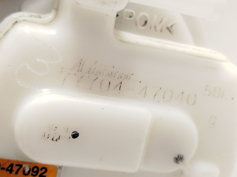 Recambio de bomba combustible para lexus ct 200h referencia OEM IAM 7702047092  