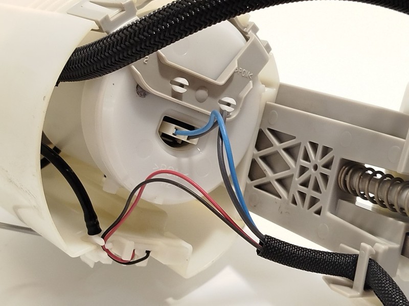 Recambio de bomba combustible para lexus ct 200h referencia OEM IAM 7702047092  