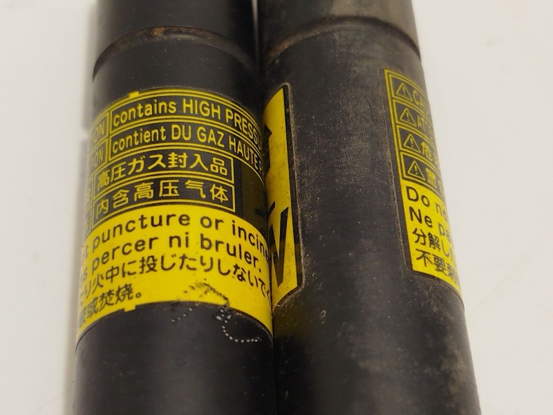 Recambio de amortiguadores maletero / porton para lexus ct 200h referencia OEM IAM 6895076041 6896076041 