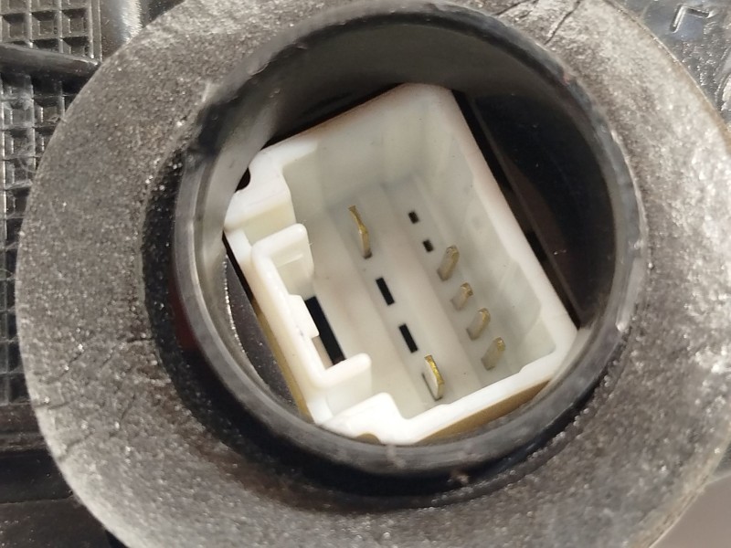 Recambio de cerradura puerta delantera izquierda para lexus ct 200h referencia OEM IAM 6904042241  