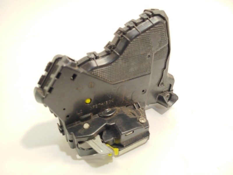 Recambio de cerradura puerta delantera izquierda para lexus ct 200h referencia OEM IAM 6904042241  