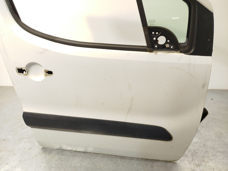 Recambio de puerta delantera derecha para peugeot partner tepee 1.6 hdi 75 (16v) referencia OEM IAM 9004Z6  