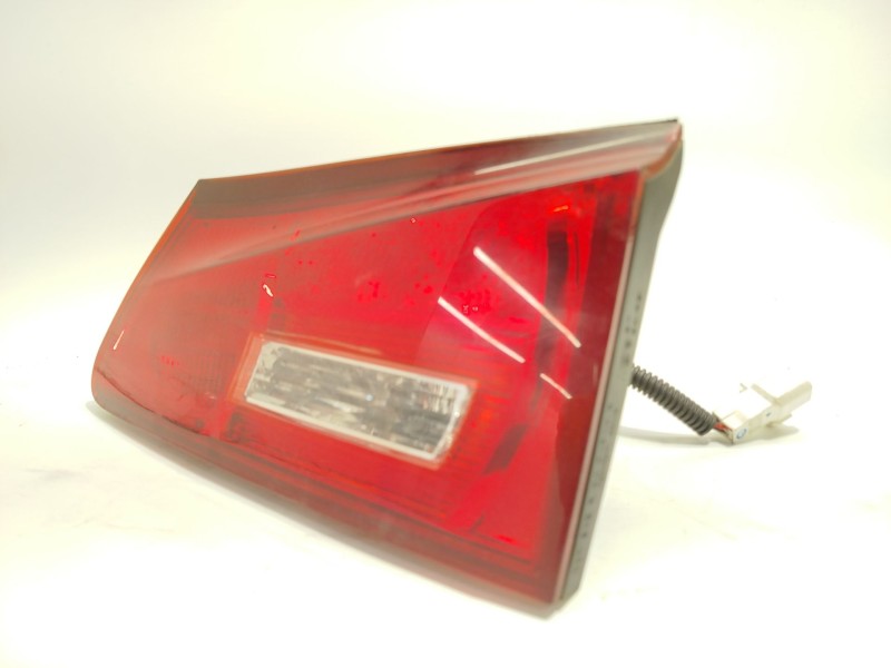 Recambio de piloto trasero derecho interior para lexus is200 (ds2/is2) 220d referencia OEM IAM 8158153070  