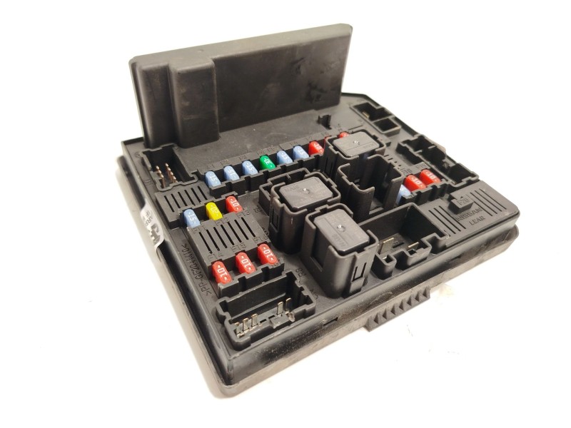 Recambio de caja reles / fusibles para nissan qashqai i (j10, nj10) 2.0 referencia OEM IAM 284B7JD000  
