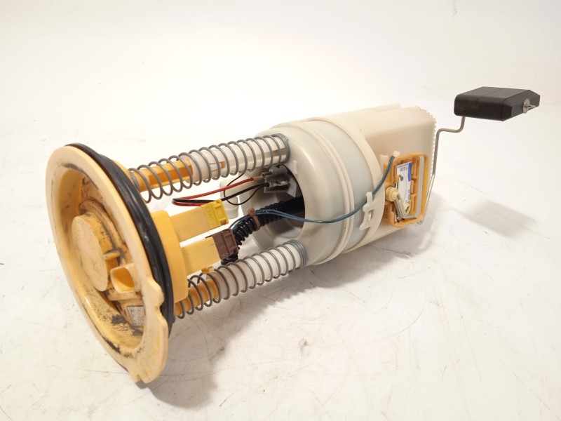 Recambio de bomba combustible para mercedes-benz clase b (w245) 2.0 cat referencia OEM IAM A1694700494  