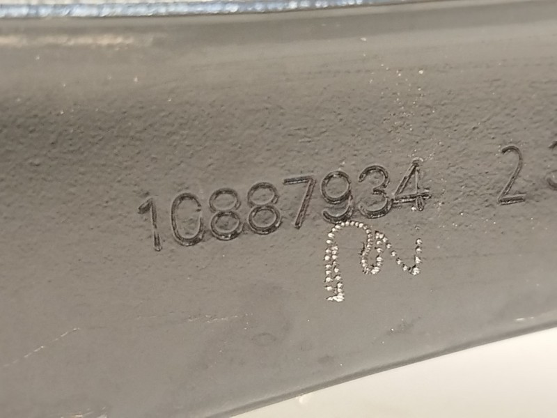 Recambio de brazo suspension superior trasero derecho para mg mg 4 (eh32) ev referencia OEM IAM 10887934  