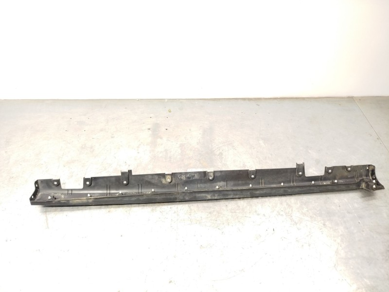 Recambio de estribo para mg mg 4 (eh32) ev referencia OEM IAM 11101669  