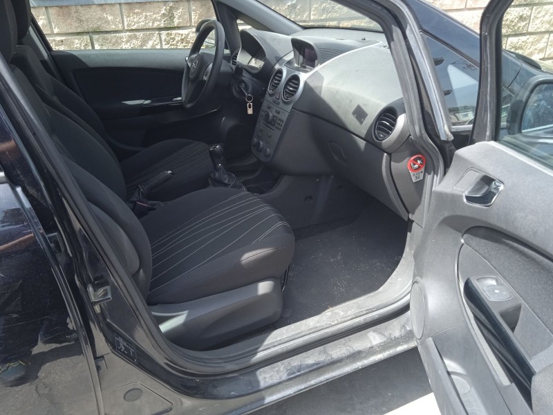 opel corsa d (s07) del año 2009