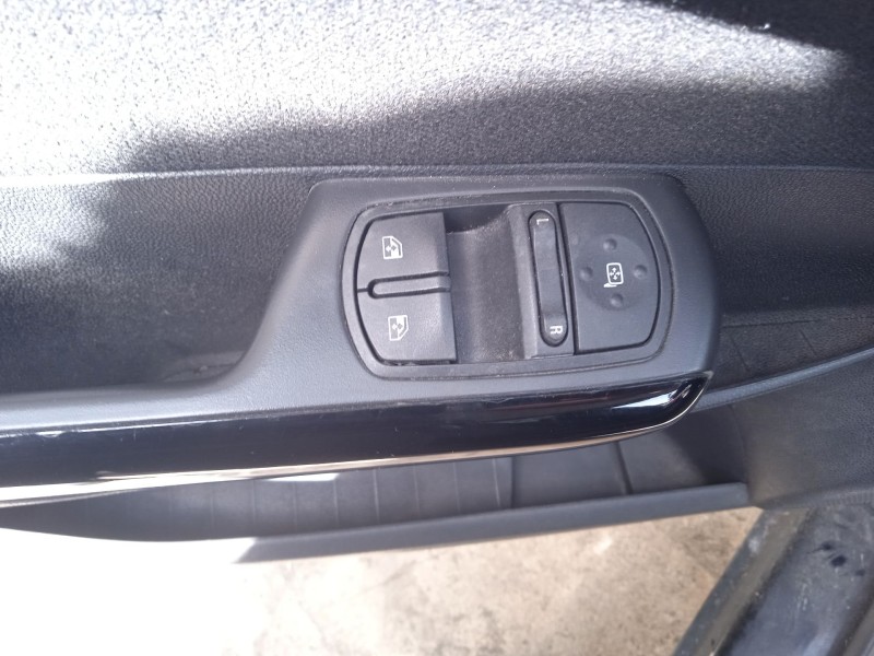 opel corsa d (s07) del año 2009