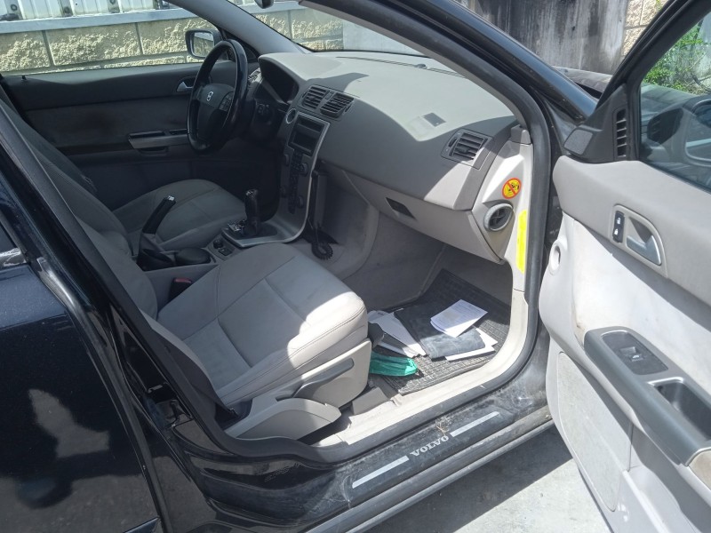 volvo v50 (545) del año 2004