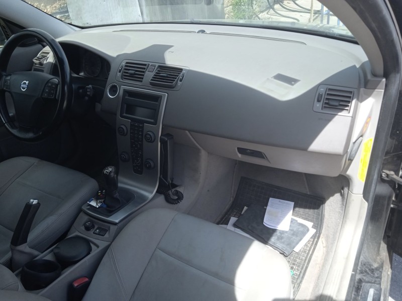 volvo v50 (545) del año 2004