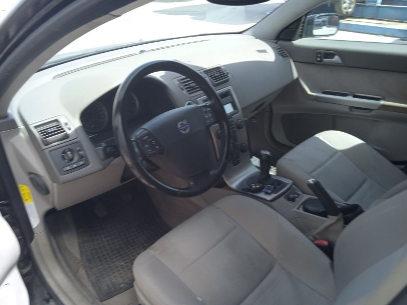 volvo v50 (545) del año 2004