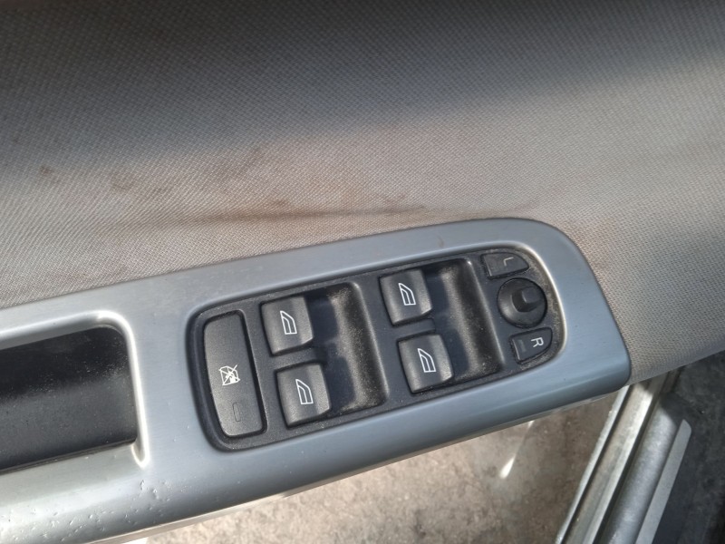 volvo v50 (545) del año 2004