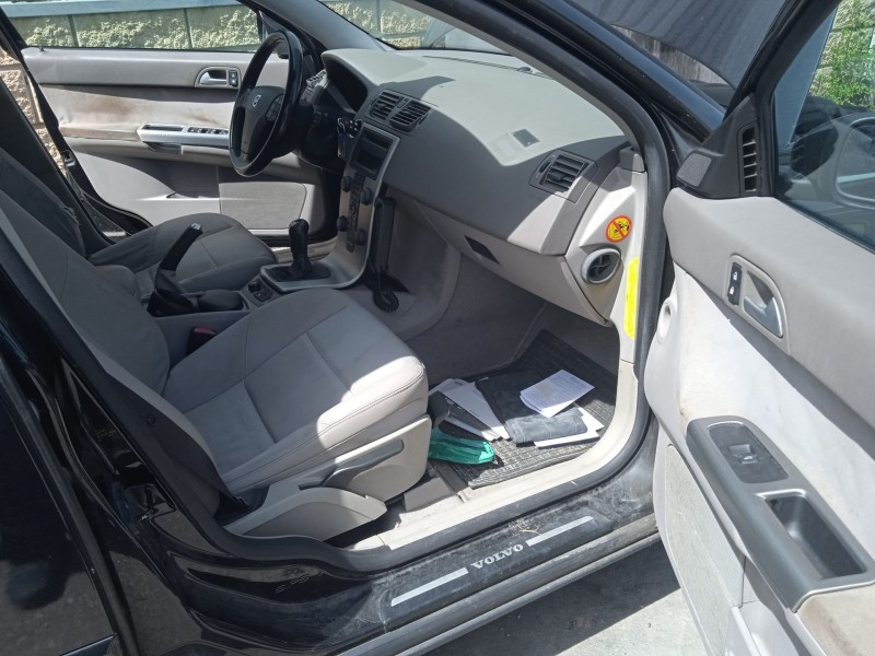 volvo v50 (545) del año 2004