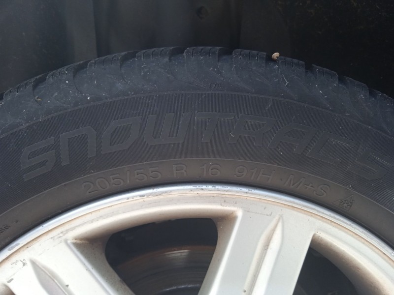 volvo v50 (545) del año 2004