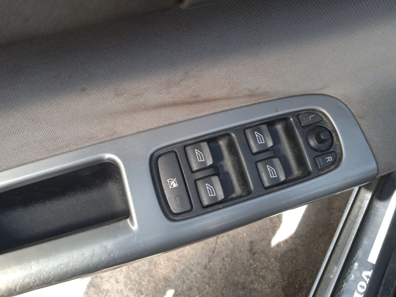 volvo v50 (545) del año 2004