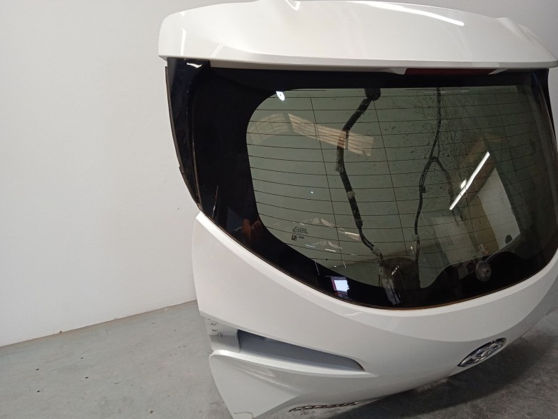 Recambio de porton trasero para toyota corolla (e21) referencia OEM IAM 6700502610  