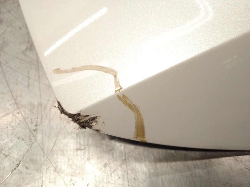 Recambio de porton trasero para toyota corolla (e21) referencia OEM IAM 6700502610  