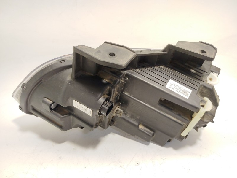 Recambio de faro derecho para hyundai kona (os, ose, osi) 1.6 gdi hybrid referencia OEM IAM 92102J9500  