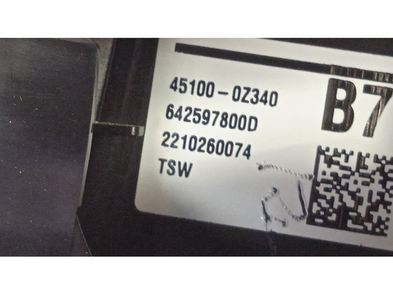 Recambio de volante para toyota corolla (e21) referencia OEM IAM 642597800D 4510202820C1 451000Z340