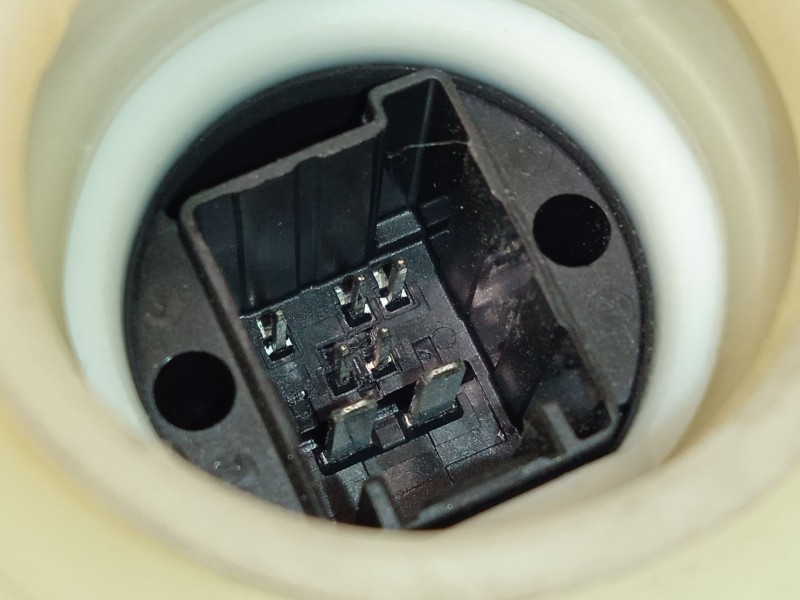 Recambio de elevalunas delantero izquierdo para toyota corolla (e21) referencia OEM IAM 6982002741 8570102090 