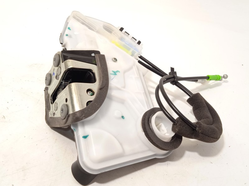 Recambio de cerradura puerta delantera derecha para toyota corolla (e21) referencia OEM IAM 6903002511  