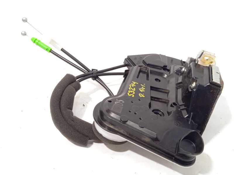 Recambio de cerradura puerta delantera derecha para toyota corolla (e21) referencia OEM IAM 6903002511  