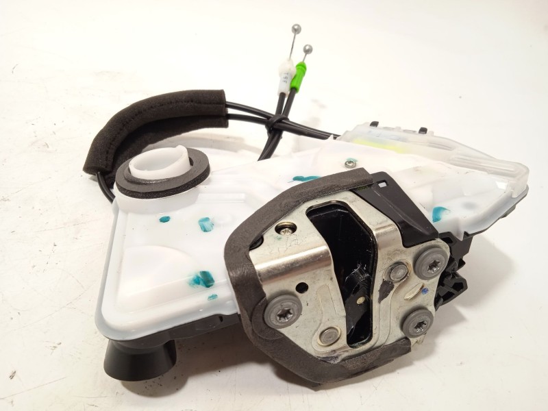 Recambio de cerradura puerta delantera izquierda para toyota corolla (e21) referencia OEM IAM 6904002491  