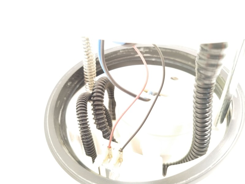 Recambio de bomba combustible para mazda 2 lim. () 1.5 16v cat referencia OEM IAM P54P1335X  