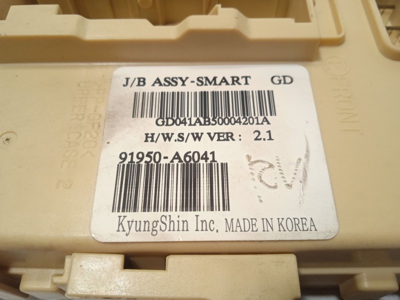 Recambio de caja reles / fusibles para hyundai i30 (gd) trend referencia OEM IAM 91950A6041  