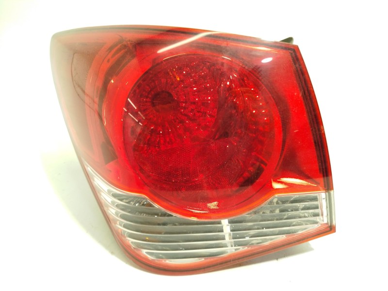 Recambio de piloto trasero izquierdo para chevrolet cruze ls referencia OEM IAM 95039730  