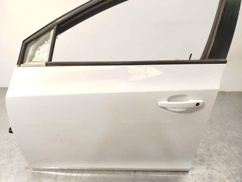 Recambio de puerta delantera izquierda para chevrolet cruze ls referencia OEM IAM 95987757  