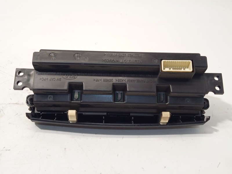 Recambio de pantalla multifuncion para kia venga (yn) 1.6 crdi 128 referencia OEM IAM 941011P020  