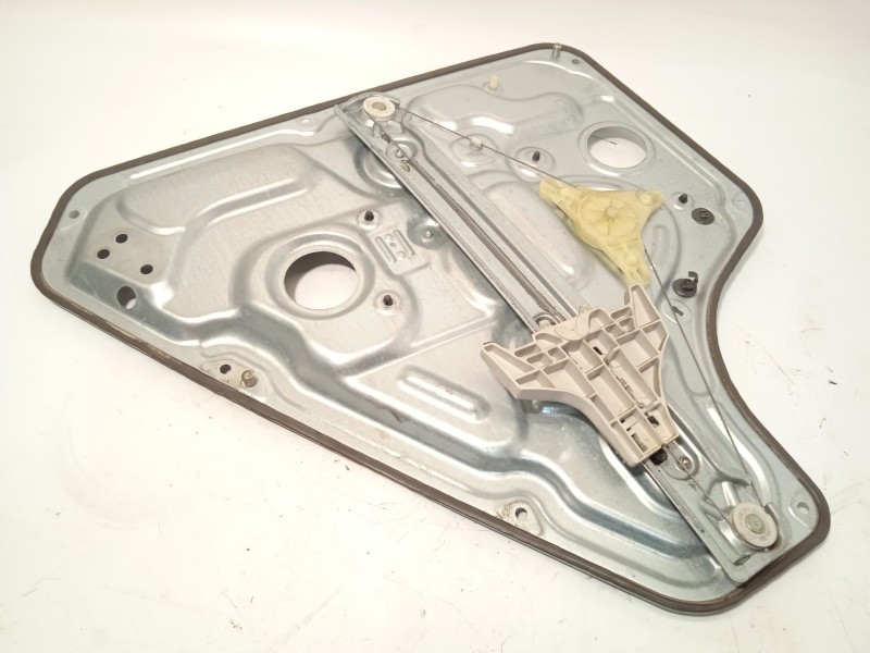 Recambio de elevalunas trasero derecho para kia venga (yn) 1.6 crdi 128 referencia OEM IAM 834801P010 834601P000 