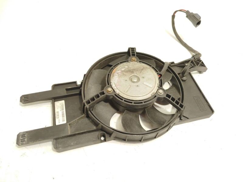 Recambio de electroventilador para ford focus iii 1.0 ecoboost referencia OEM IAM BV618C607SB 1815246 