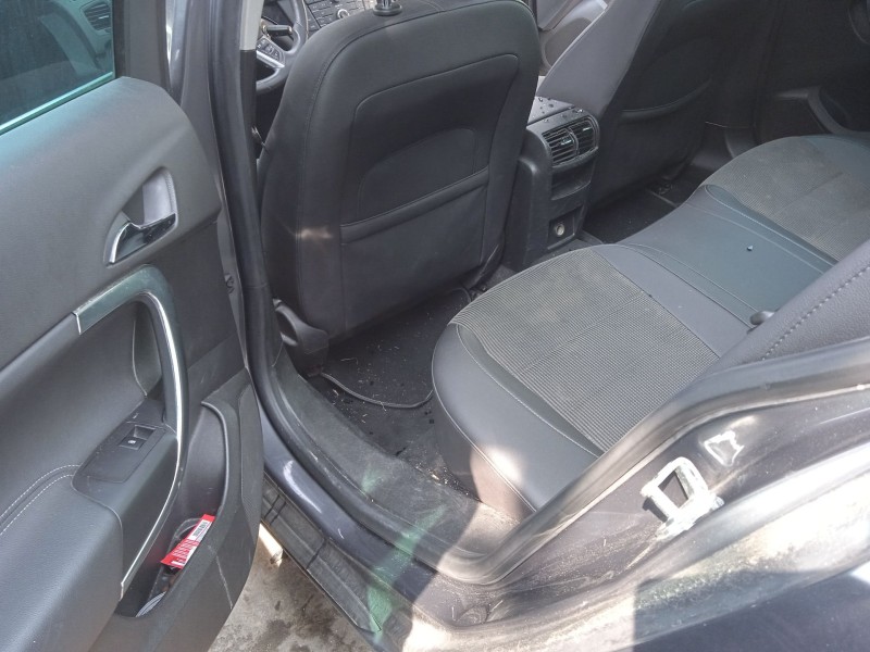 opel insignia a sports tourer (g09) del año 2011