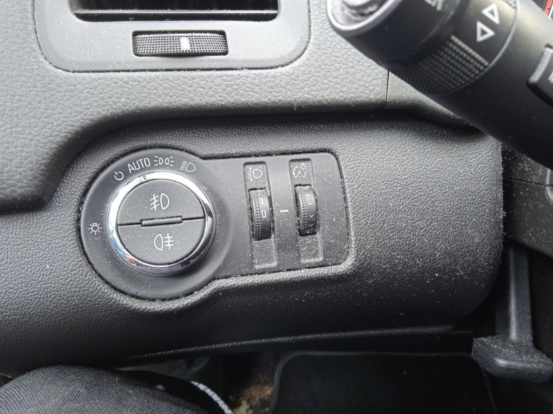 opel insignia a sports tourer (g09) del año 2011