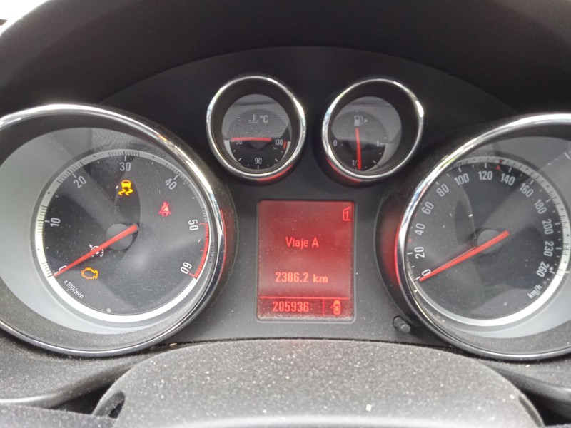 opel insignia a sports tourer (g09) del año 2011