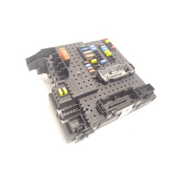 CAJA RELES / FUSIBLES 30728512 28017881