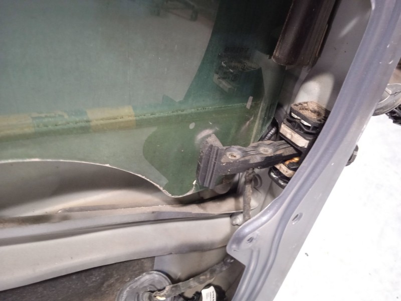 Recambio de puerta trasera izquierda para volvo v50 (545) 2.0 d referencia OEM IAM 31335469  