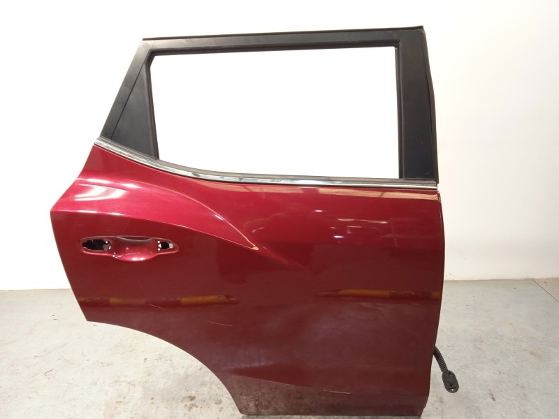 Recambio de puerta trasera derecha para ssangyong tivoli 1.2 referencia OEM IAM 6302135002 6302135000 