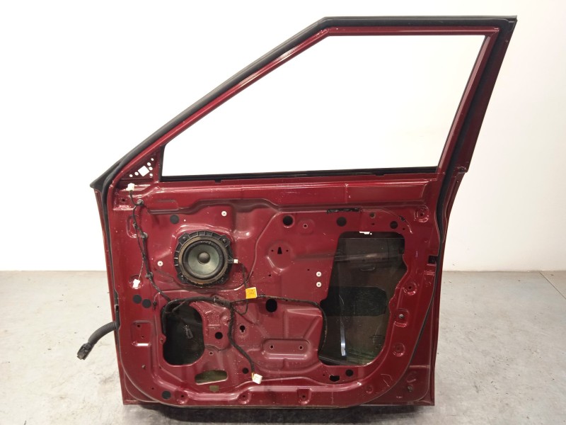 Recambio de puerta delantera derecha para ssangyong tivoli 1.2 referencia OEM IAM 6202135000 6202135004 