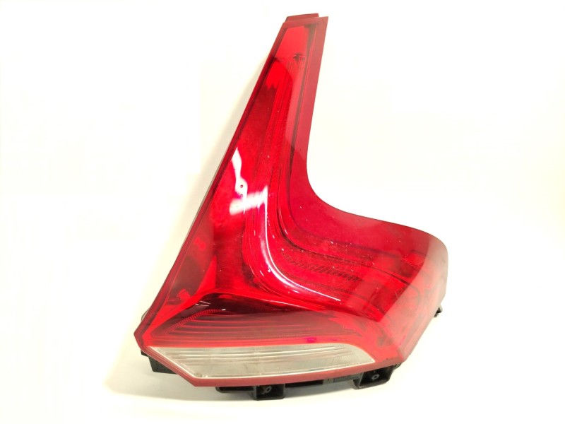 PILOTO TRASERO DERECHO 31395845 