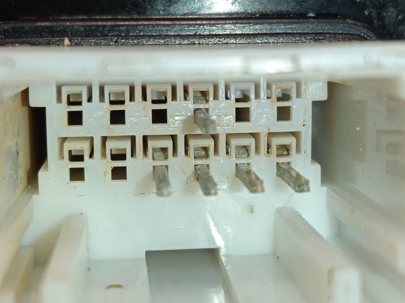 Recambio de retrovisor izquierdo para ssangyong tivoli 1.2 referencia OEM IAM 7893035200 7893035300 