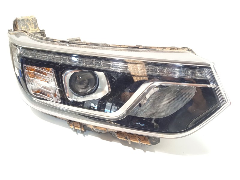 Recambio de faro derecho para ssangyong tivoli 1.2 referencia OEM IAM ZGM92161080 ZGM92160080 ZGM92101080